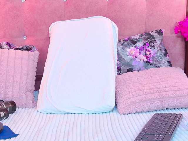 EvelynBlacke live cam on BongaCams