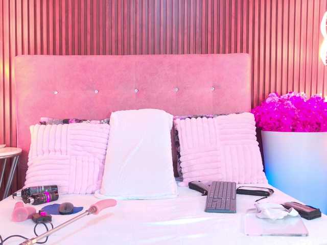 EvelynBlacke live cam on BongaCams