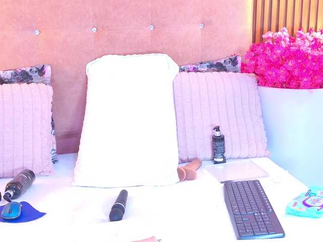 EvelynBlacke live cam on BongaCams