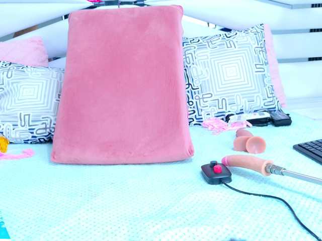 EvelynBlacke live cam on BongaCams