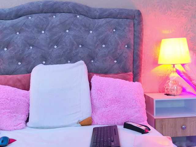 EvelynBlacke live cam on BongaCams