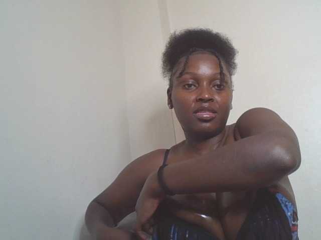 SexyBanni live cam on BongaCams