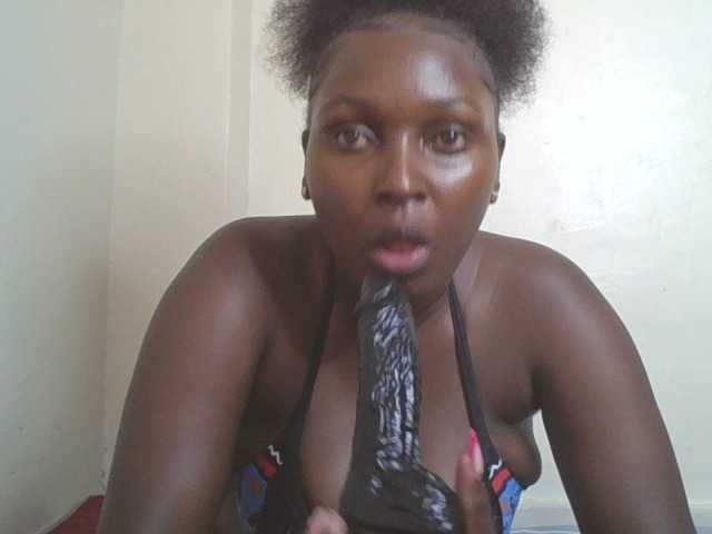 SexyBanni live cam on BongaCams