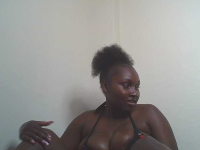 SexyBanni live cam on BongaCams