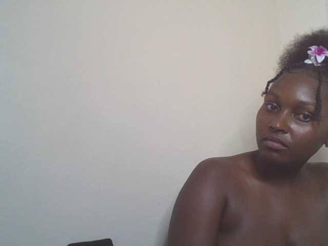 SexyBanni live cam on BongaCams