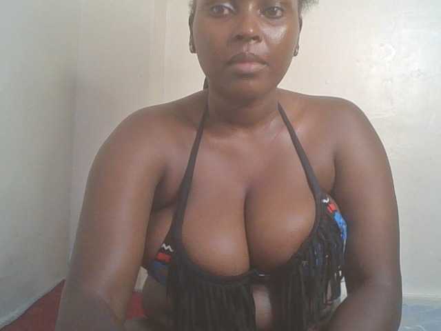 SexyBanni live cam on BongaCams