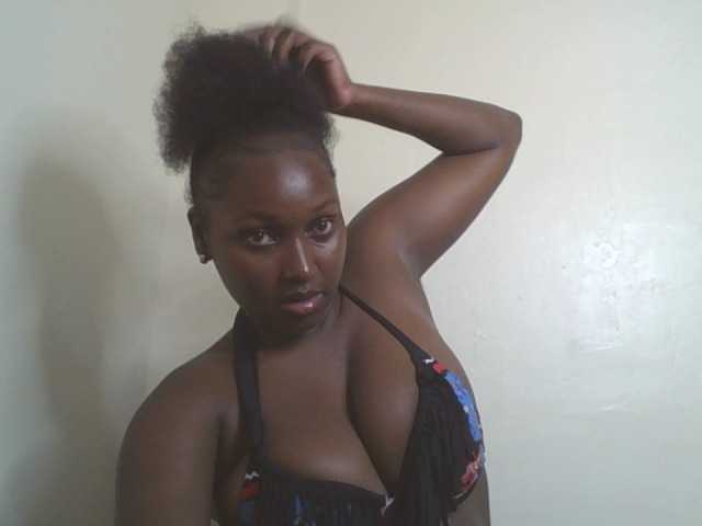 SexyBanni live cam on BongaCams
