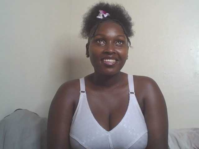 SexyBanni live cam on BongaCams