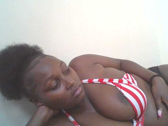 SexyBanni live cam on BongaCams
