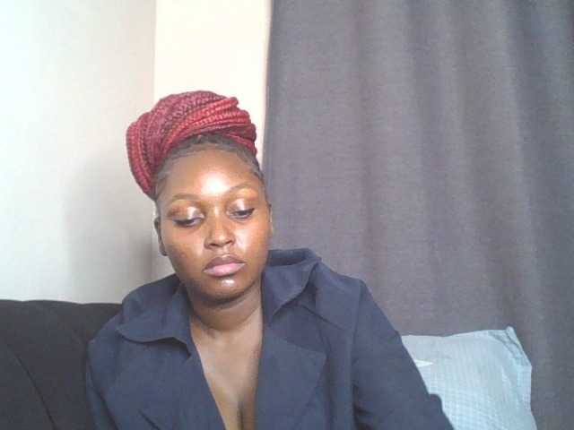SexyBanni live cam on BongaCams