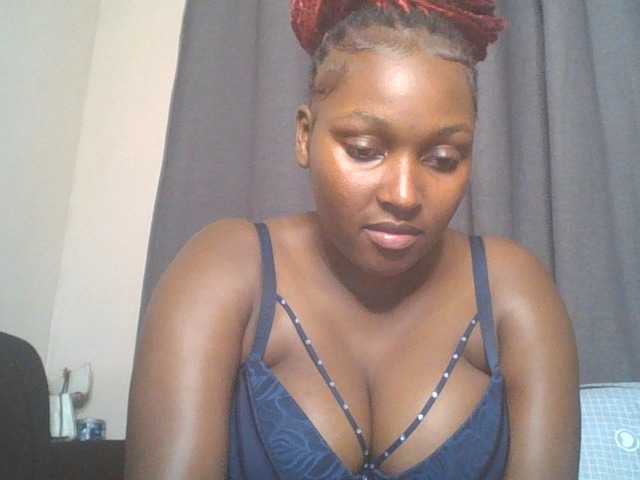 SexyBanni live cam on BongaCams