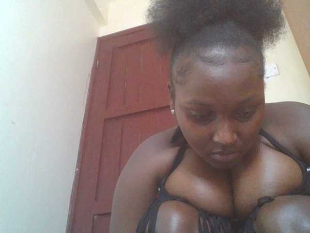 SexyBanni live cam on BongaCams