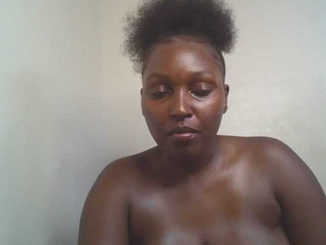 SexyBanni live cam on BongaCams