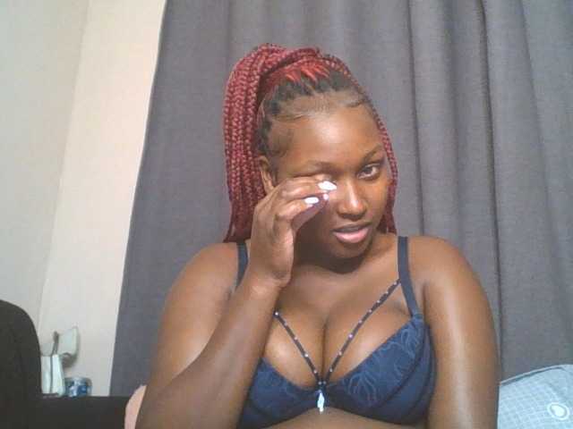 SexyBanni live cam on BongaCams