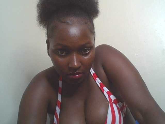 SexyBanni live cam on BongaCams