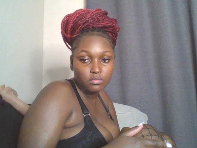SexyBanni live cam on BongaCams