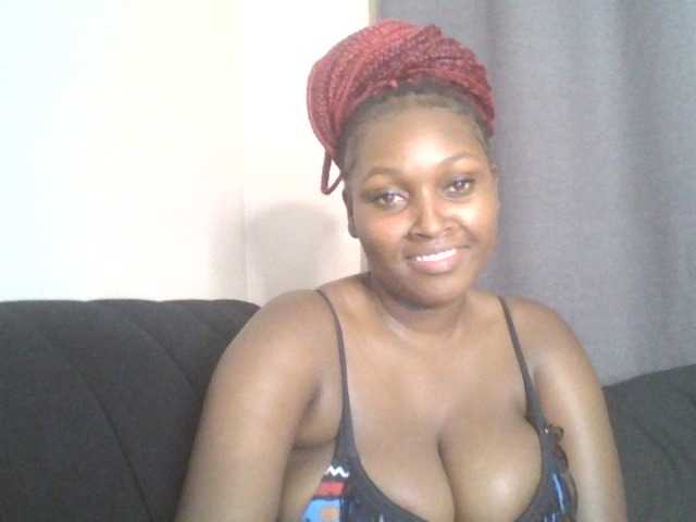 SexyBanni live cam on BongaCams
