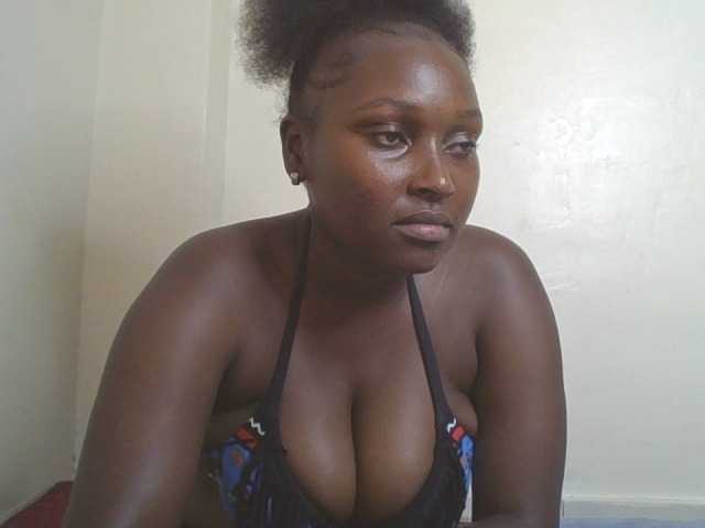 SexyBanni live cam on BongaCams
