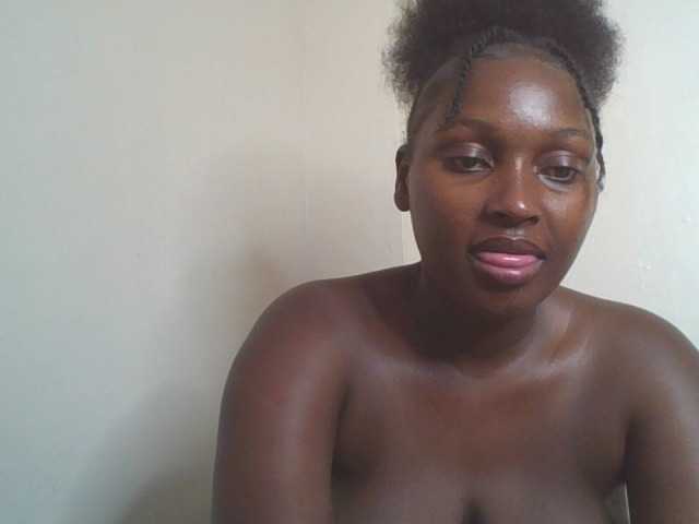 SexyBanni live cam on BongaCams