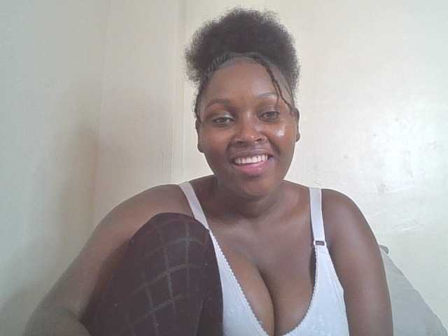 SexyBanni live cam on BongaCams