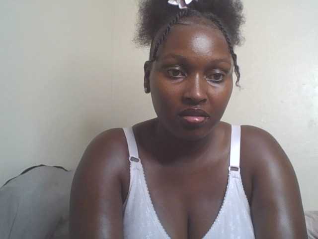 SexyBanni live cam on BongaCams