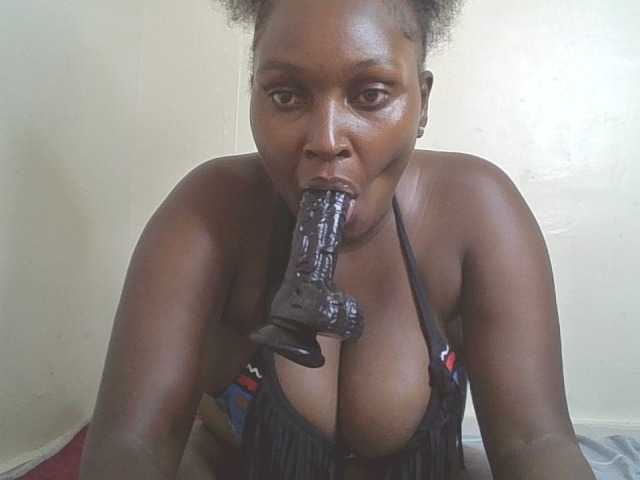 SexyBanni live cam on BongaCams