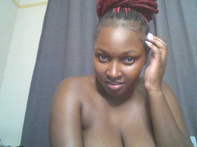 SexyBanni live cam on BongaCams