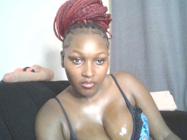 SexyBanni live cam on BongaCams