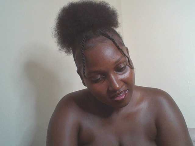SexyBanni live cam on BongaCams