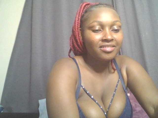 SexyBanni live cam on BongaCams
