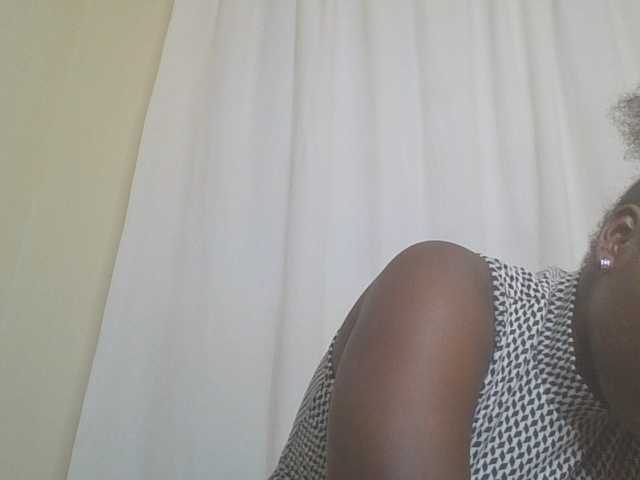 SexyBanni live cam on BongaCams