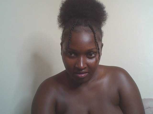SexyBanni live cam on BongaCams
