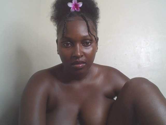 SexyBanni live cam on BongaCams
