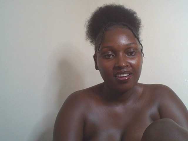 SexyBanni live cam on BongaCams