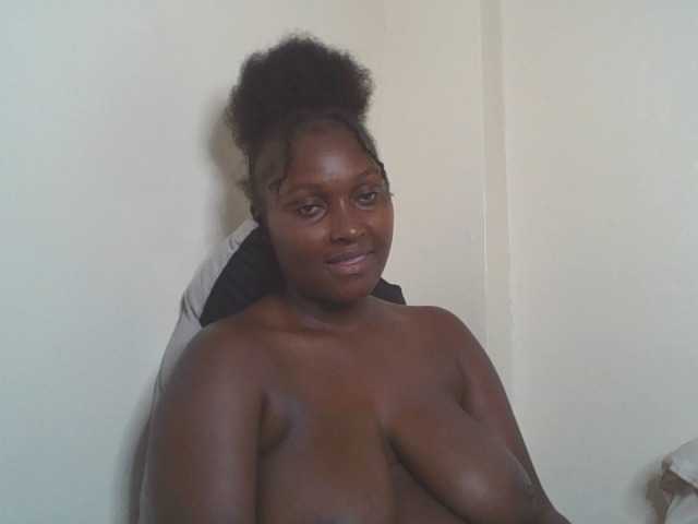 SexyBanni live cam on BongaCams