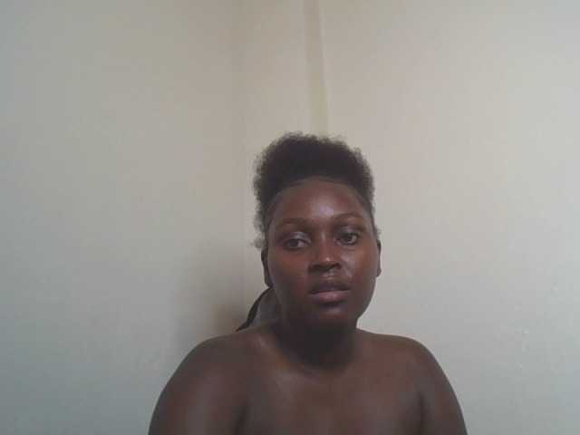 SexyBanni live cam on BongaCams