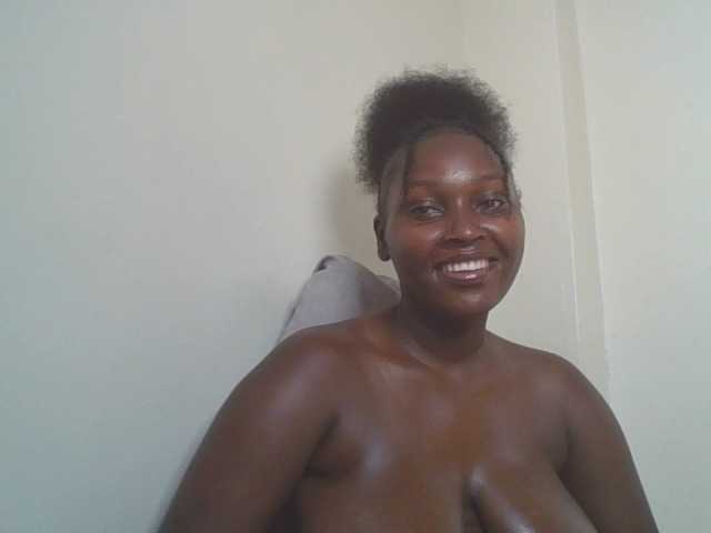 SexyBanni live cam on BongaCams
