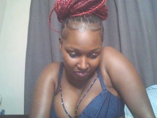 SexyBanni live cam on BongaCams