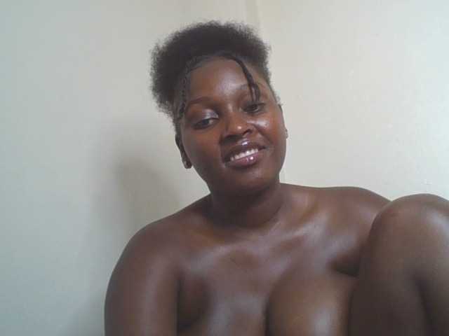 SexyBanni live cam on BongaCams