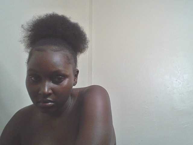 SexyBanni live cam on BongaCams