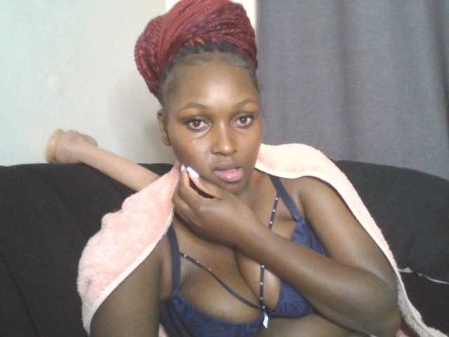 SexyBanni live cam on BongaCams
