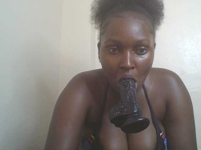SexyBanni live cam on BongaCams