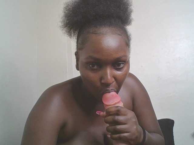 SexyBanni live cam on BongaCams