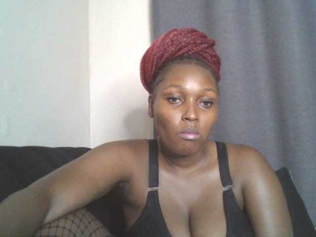 SexyBanni live cam on BongaCams