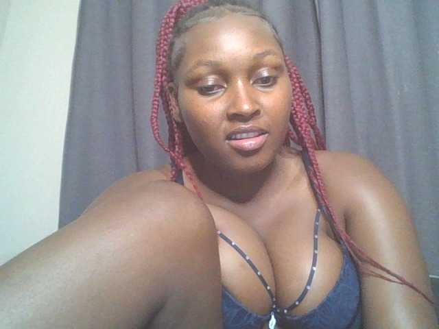 SexyBanni live cam on BongaCams