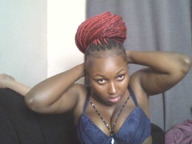 SexyBanni live cam on BongaCams