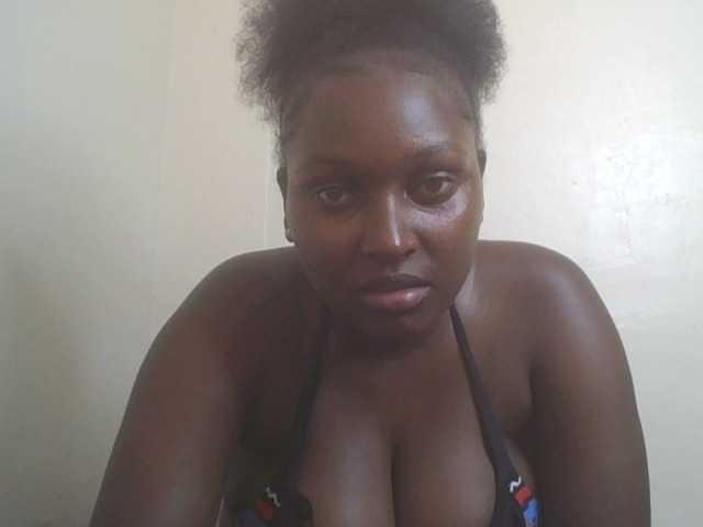 SexyBanni live cam on BongaCams