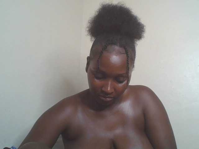 SexyBanni live cam on BongaCams
