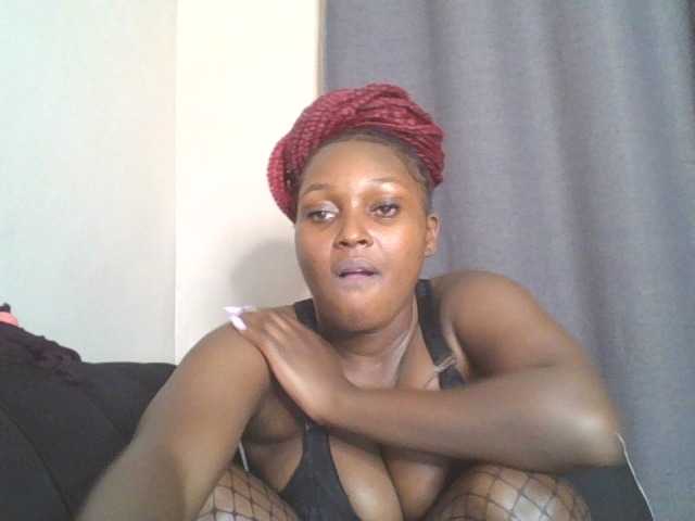 SexyBanni live cam on BongaCams