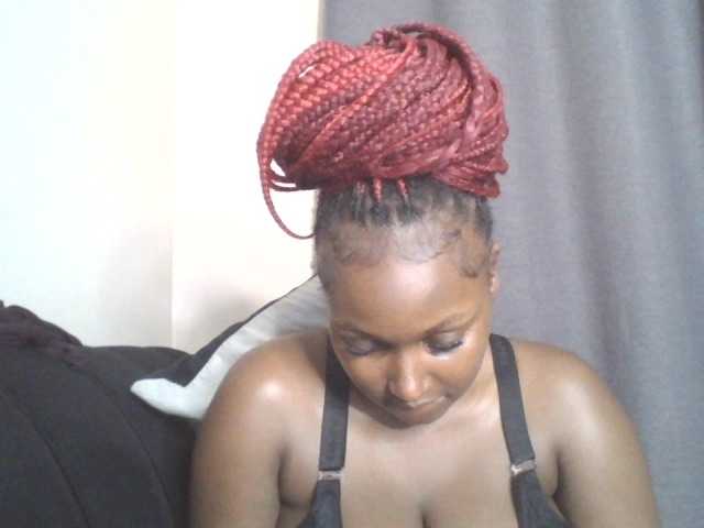 SexyBanni live cam on BongaCams